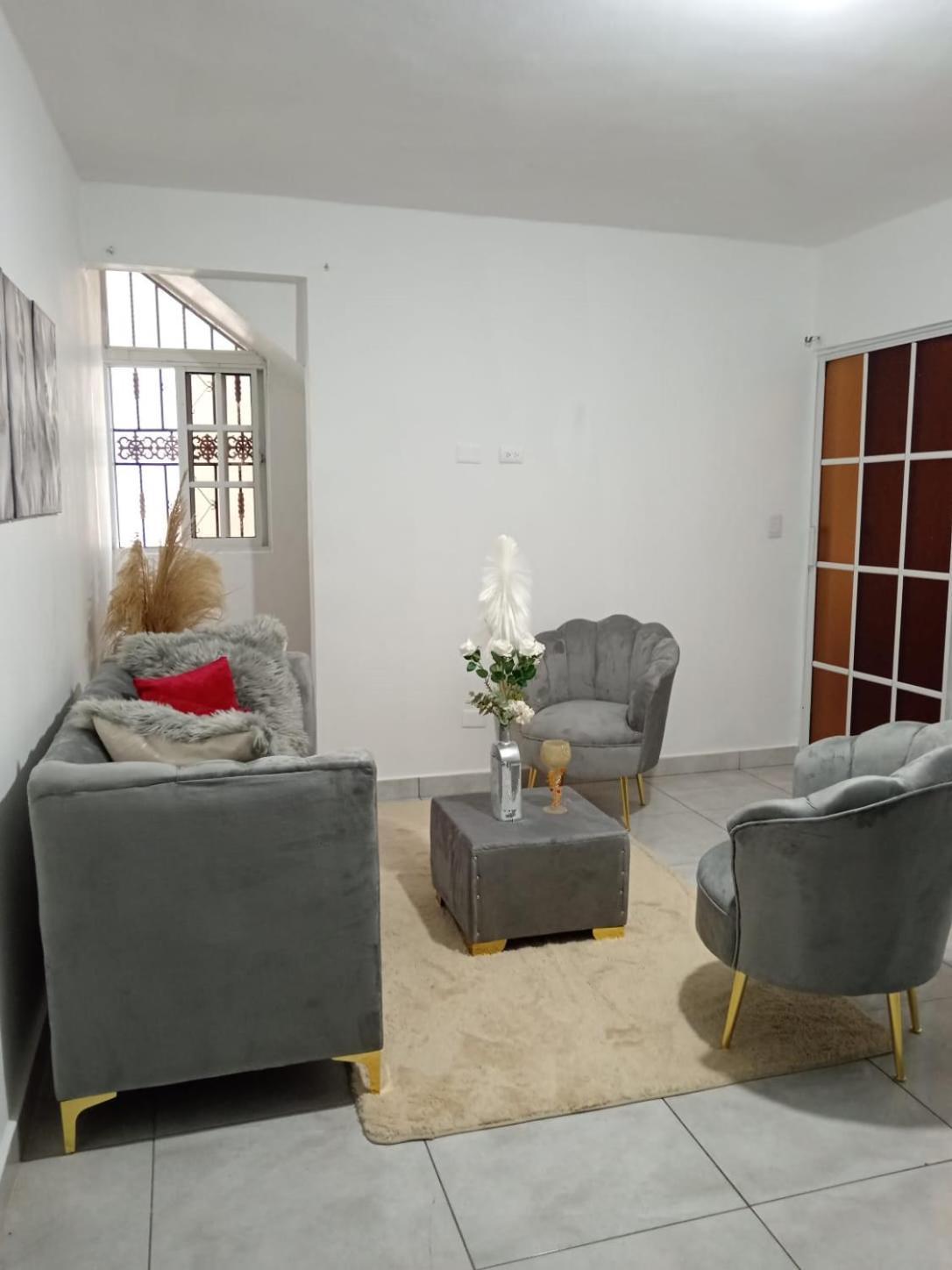 Apartamentos De 1 2 Y 3 Habitaciones سانتياغو دي لوس كاباليروس المظهر الخارجي الصورة