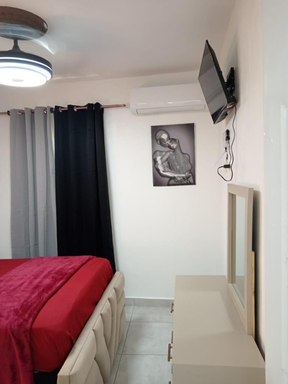 Apartamentos De 1 2 Y 3 Habitaciones سانتياغو دي لوس كاباليروس المظهر الخارجي الصورة