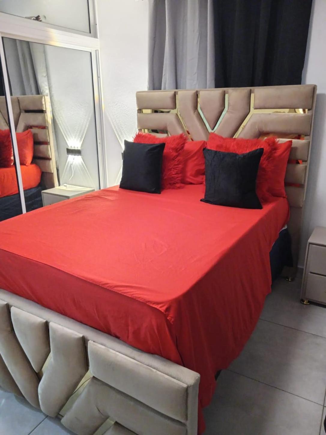 Apartamentos De 1 2 Y 3 Habitaciones سانتياغو دي لوس كاباليروس المظهر الخارجي الصورة