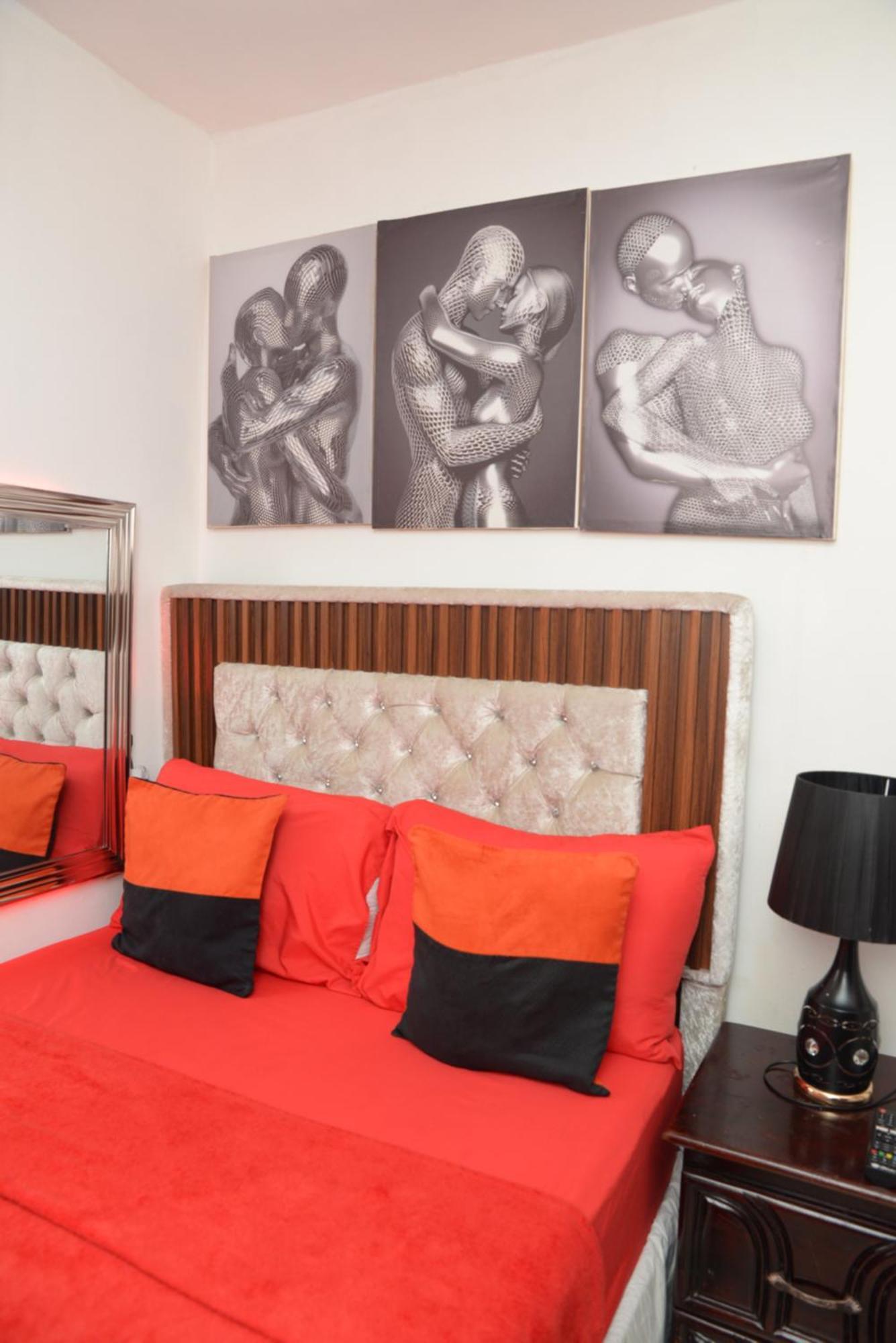 Apartamentos De 1 2 Y 3 Habitaciones سانتياغو دي لوس كاباليروس الغرفة الصورة