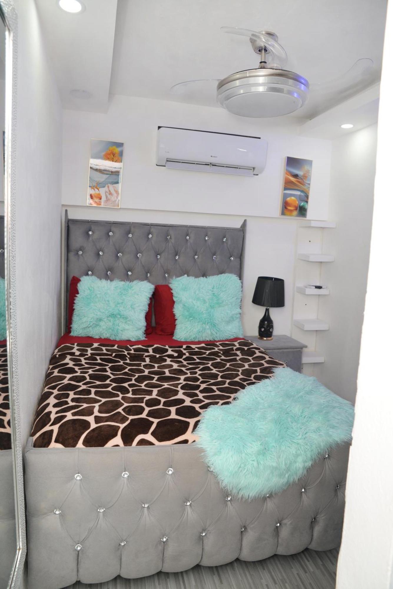 Apartamentos De 1 2 Y 3 Habitaciones سانتياغو دي لوس كاباليروس المظهر الخارجي الصورة